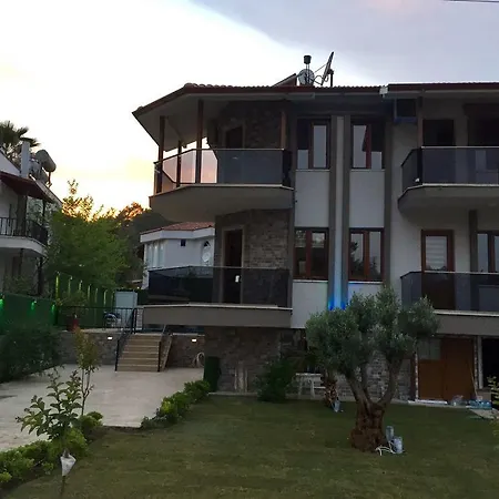 بيت للعطل Miray Villas