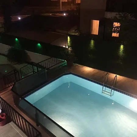 بيت للعطل Miray Villas