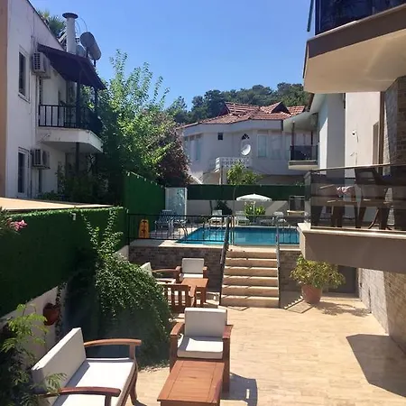 بيت للعطل Miray Villas