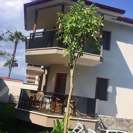بيت للعطل Miray Villas